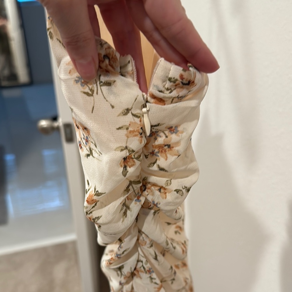 Floral Ruched Dress - Picture 5 of 7